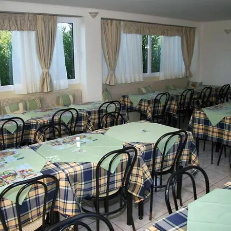 Daniel (adults Only) 2*